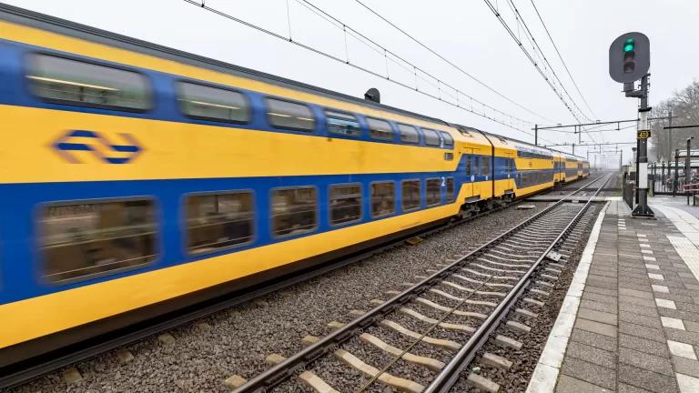 Woensdag geen treinverkeer in de vroege ochtend door stakingen bij het openbaar vervoer