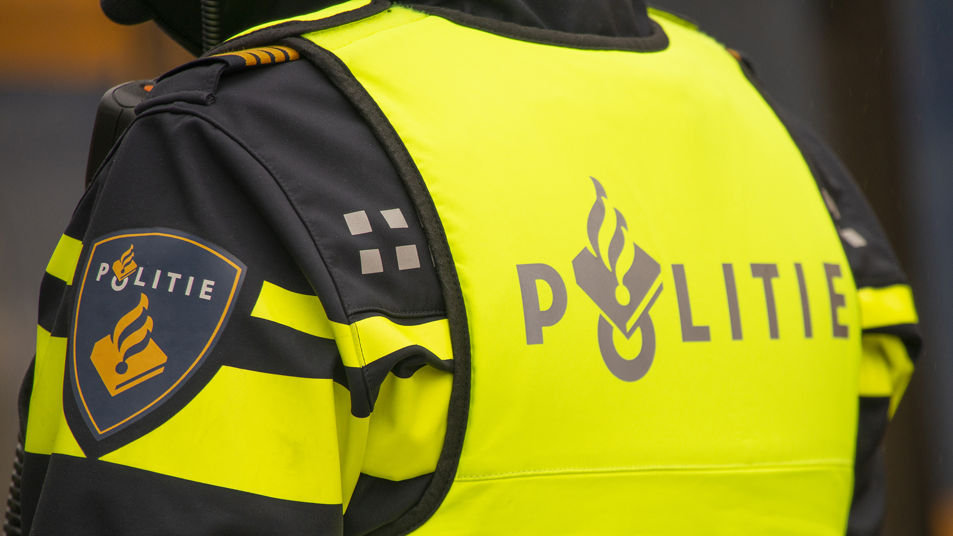 Politie zoekt getuigen van openlijke geweldpleging in Van de Poelstraat in Bakel