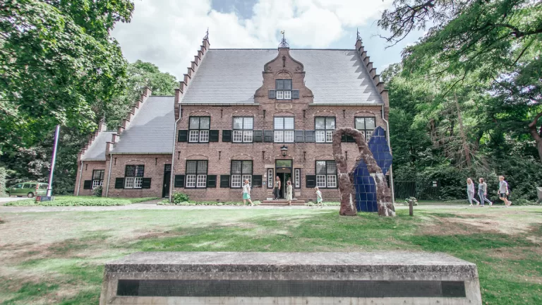 De Wieger zamelt met kunstveiling geld in voor renovatie en verduurzaming van museum