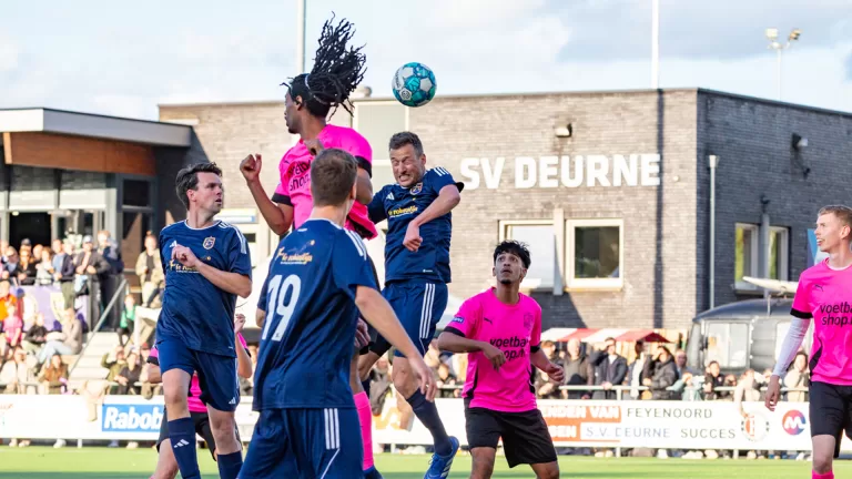 [VIDEO] Voetballen voor het goede doel in Deurne bij derde editie FC Robinstijn Charity Tournament