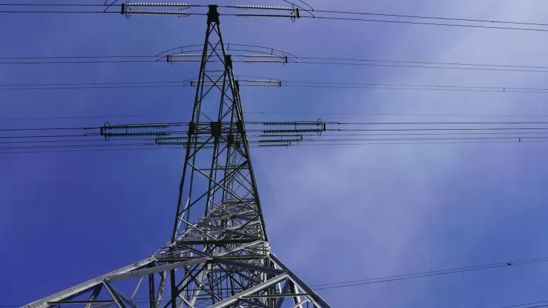 Politieke partijen bezorgd over mogelijke route nieuwe hoogspanningslijn: ‘Gaat nagenoeg door Neerkant heen’