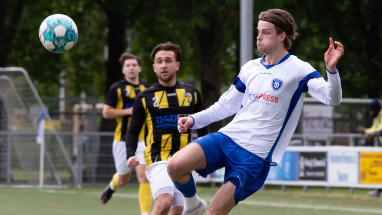 Verdiende overwinning voor SV Deurne in vermakelijk duel tegen VV De Valk (4-2)