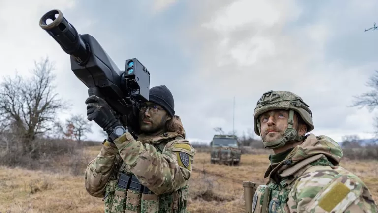 Defensie oefent met anti-drone-eenheid in de Peel voor inzet bij NAVO-top