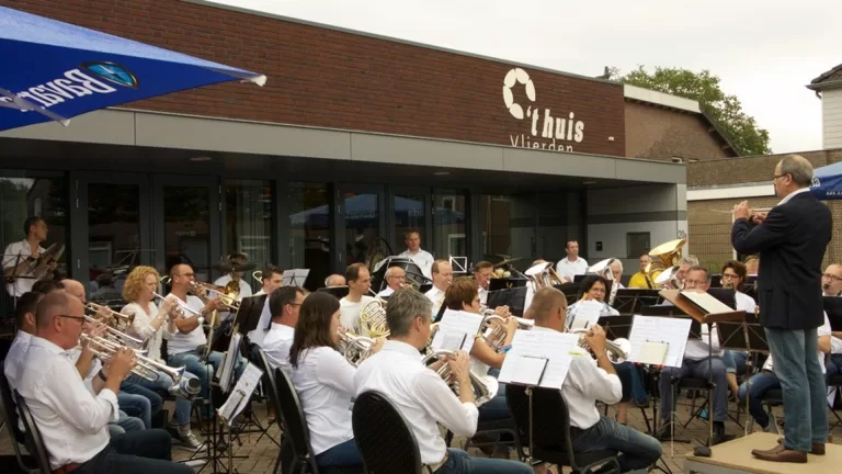 Fanfare Wilhelmina en Talent Orkest Vlierden brengen samen zomerconcert in open lucht