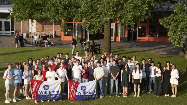 Vlag kan uit bij 55 leerlingen van het Willibrord Gymnasium in Deurne