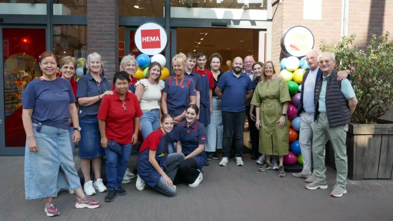 HEMA in Deurne feestelijk heropend na verbouwing; ‘Oogt ruimtelijker en rustiger’
