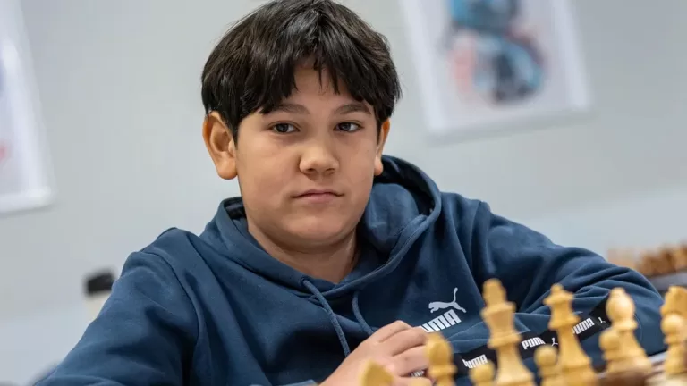 Leerling Boyd Leenen van Willibrord Gymnasium gaat naar EK schaken in Montenegro