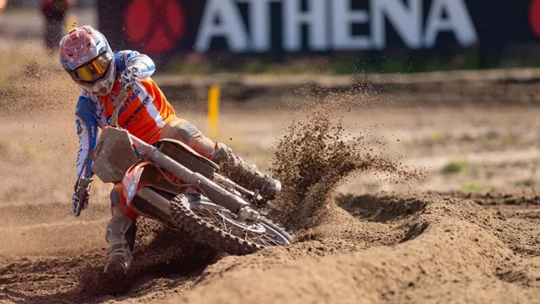 Tegenvaller voor Deurnese Dex van den Broek; motorcrosser wordt ziek tijdens kampioenschap in Finland