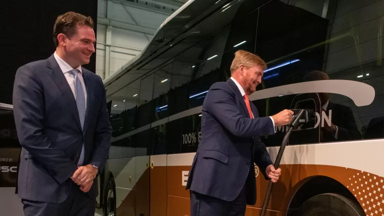 Weer even ademruimte voor Ebusco; busfabrikant lost uitstaande leningen op tijd af