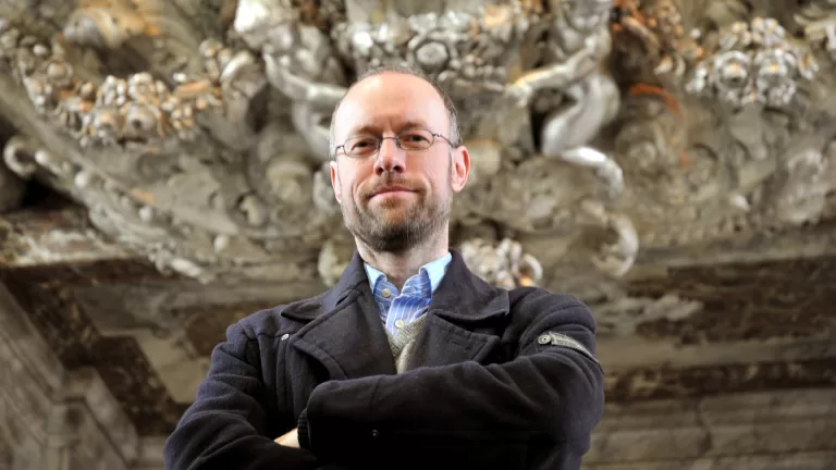 Henk Verhoef geeft concert op historisch Smits-orgel in Deurnese Willibrorduskerk