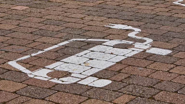 Opnieuw tien nieuwe laadplekken voor elektrische auto’s in gemeente Deurne