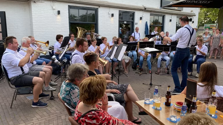 Terrasconcert in Neerkant gaat niet door vanwege voorspelde hitte