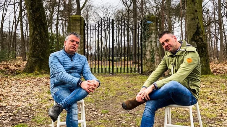 [VIDEO] Vlierdense Verhalenmannen Frans en Frank gaan de grens over voor hun nieuwste documentaire
