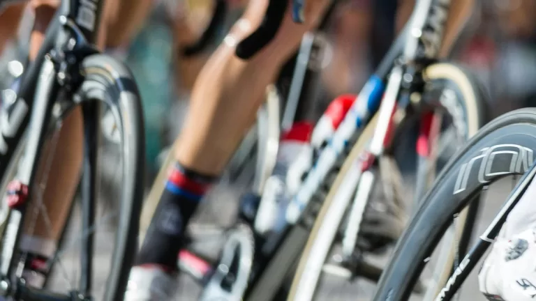 Wielrenster Yara Kastelijn uit Neerkant eindigt als twaalfde in Giro d’Italia