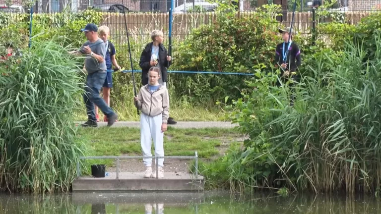 [VIDEO] Veel belangstelling bij Deurnese jeugd voor visactiviteit bij de Clarinet; ‘Ze vonden het superleuk’