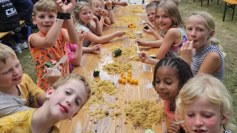 Week vol avontuur voor jongeren met Open Jeugdkamp Zeilberg; ‘Het is elk jaar weer een feestje’