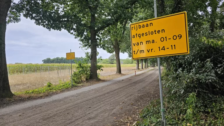 Rijntjesdijk in Vlierden opnieuw lange tijd dicht vanwege werkzaamheden aan elektriciteitsnet