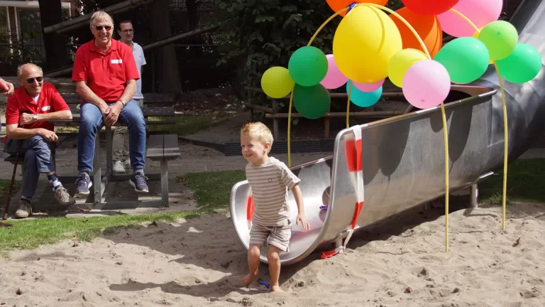 Speuldries staat al 70 jaar garant voor gratis kindervermaak; tweede glijbaan feestelijk geopend