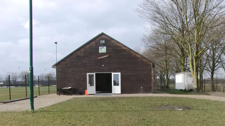 Leden van Scouting Vlierden laten zien wat ze in huis hebben tijdens kijkdag