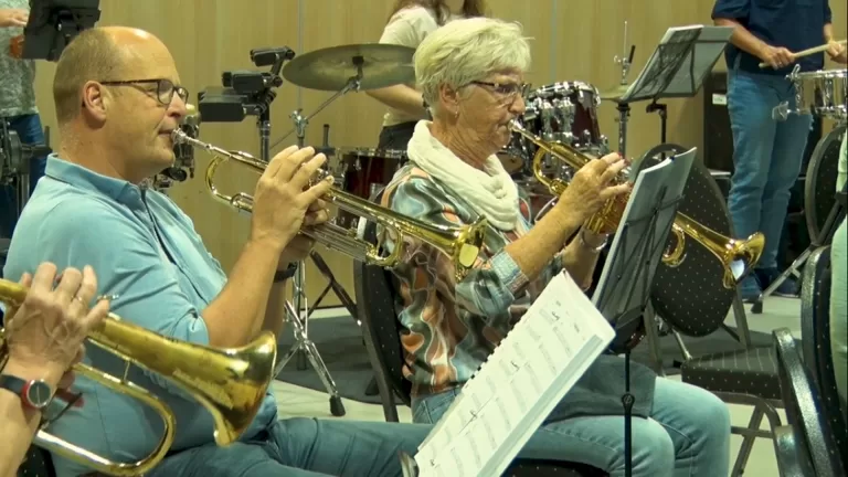 [VIDEO] Samensmelting orkesten Vlierden en Ommel bevalt muzikanten goed: ‘Veel meer klank en dynamiek’