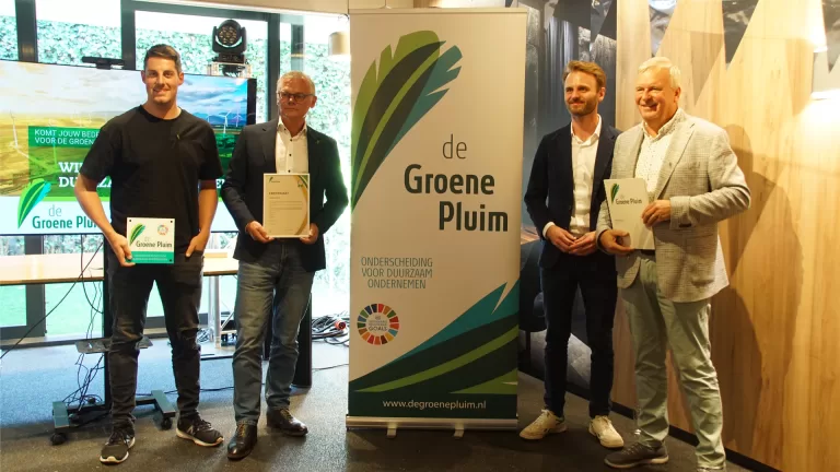 Gemeente reikt Groene Pluim uit aan Lixero in Deurne; ‘Ondernemen draait ook om de mensen en omgeving’