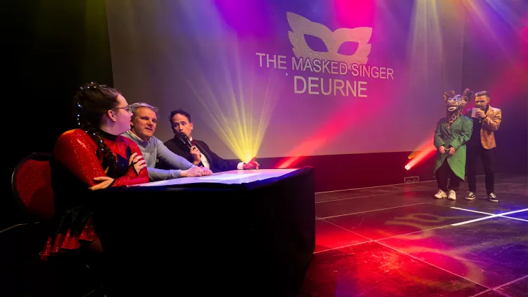 Nieuwe Prins in Peelstrekelrijk wordt onthuld tijdens tweede editie van The Masked Singer