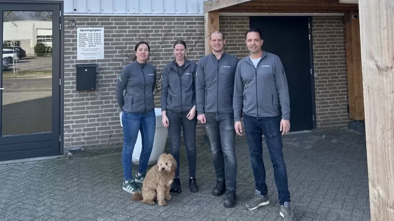 Deurnese ondernemer Koen van den Heuvel tovert zijn winkel voor dierendag om in één grote beestenboel