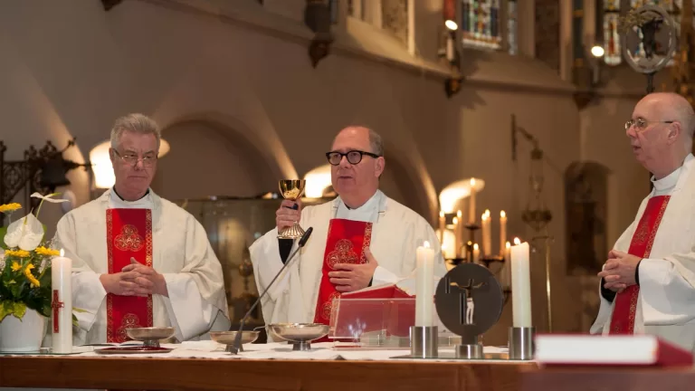 Harald Spiertz geïnstalleerd als pastoor van Parochie Heilige Willibrord Deurne
