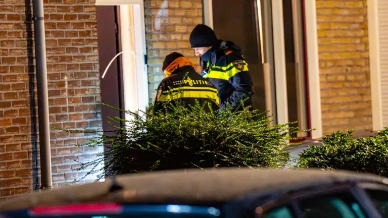 Politie zoekt getuigen van explosie bij woning aan Gouwe in Deurne: ‘Vermoedelijk door zwaar vuurwerk veroorzaakt’