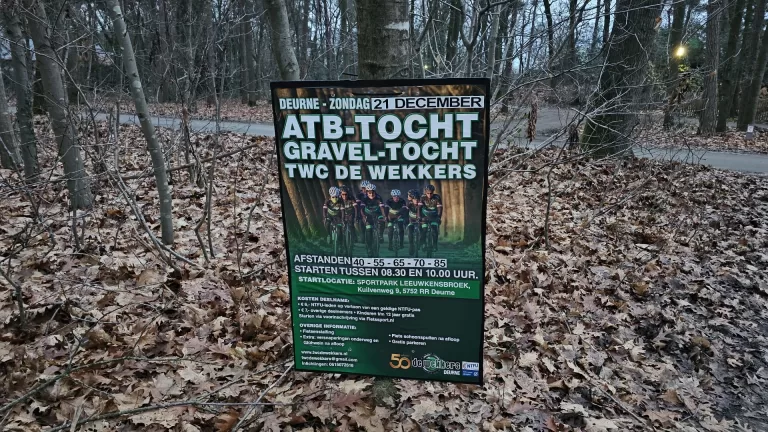 Mountainbikers van TWC De Wekkers klimmen in de pedalen voor ATB- en graveltocht door de regio