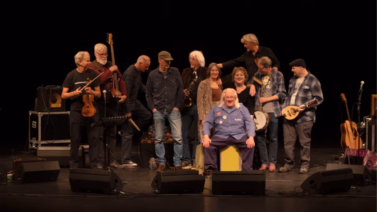 Veulpoepers 3.0 wil Deurne verblijden en opschudden met nog altijd actueel oeuvre: ‘Huidige tijd is een puinhoop’