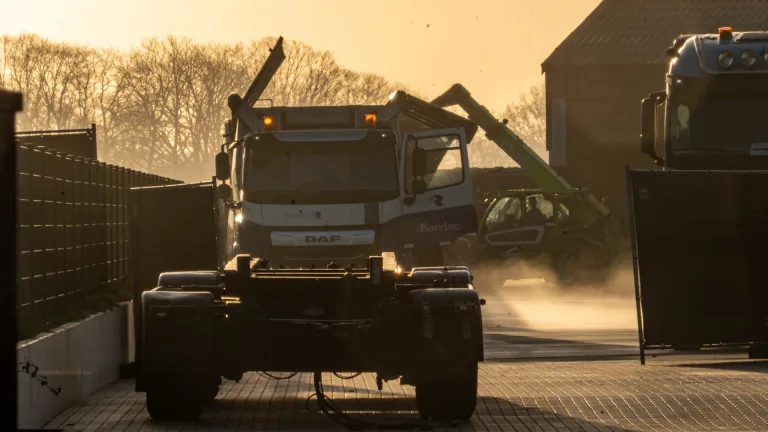 Burgemeester Greet Buter roept op tot alertheid vanwege uitbraak vogelgriep in Deurne: ‘De impact is groot’