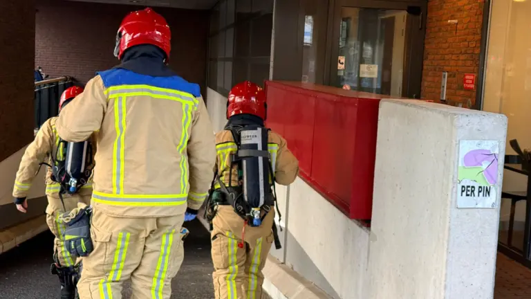 Brandalarm parkeergarage Wolfsberg in Deurne gaat af door rookontwikkeling uit auto