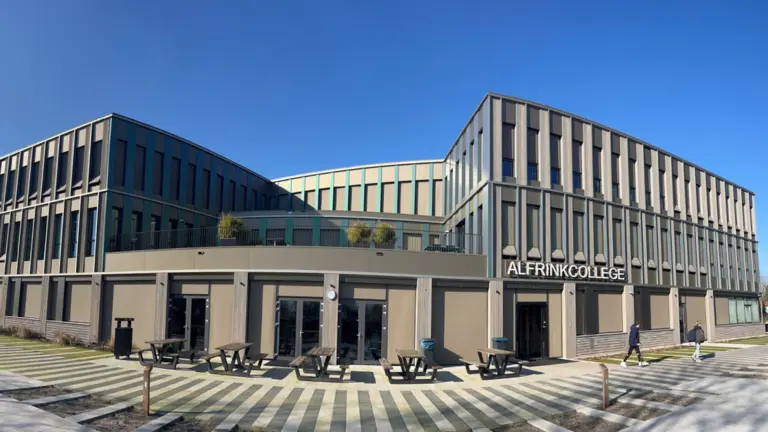 Deuren van scholen IVO Deurne blijven gesloten vanwege code oranje