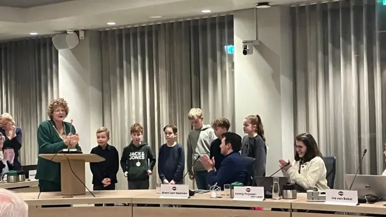 [VIDEO] Deurne heeft voortaan eigen kindergemeenteraad; ‘Ontzettend belangrijk, want zij zijn de toekomst’