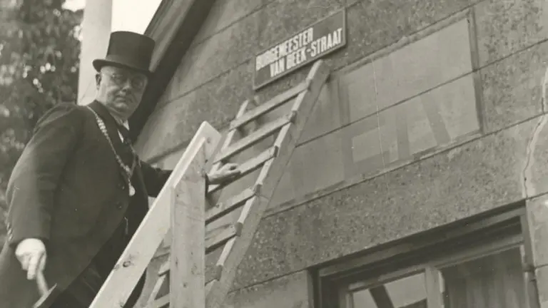 Verhalen uit 100 jaar gemeente Deurne; de eerste burgemeester Jan Casper van Beek