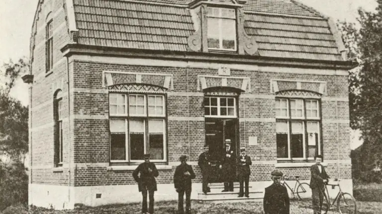 Verhalen uit 100 jaar gemeente Deurne; ‘Door terug te kijken, begrijpen we beter waar we vandaan komen’