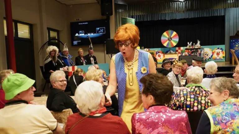 Carnaval bij CV De Heikneuters in Sint Jozefparochie is feest voor wijkbewoners van alle leeftijden