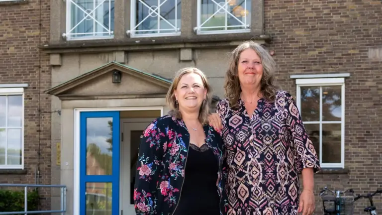 Marianne en Shirley staan aan het roer van Gastenhuis Deurne: ‘We runnen hier alles samen met elkaar’