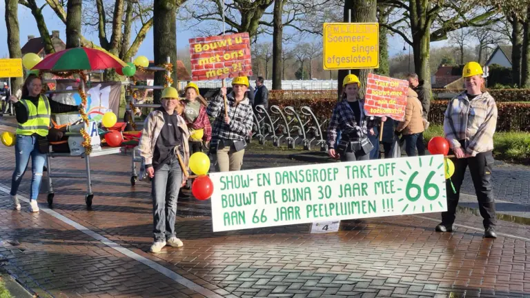 Helenaveense jubileumoptocht in teken van 66-jarig bestaan CV De Peelpluimen