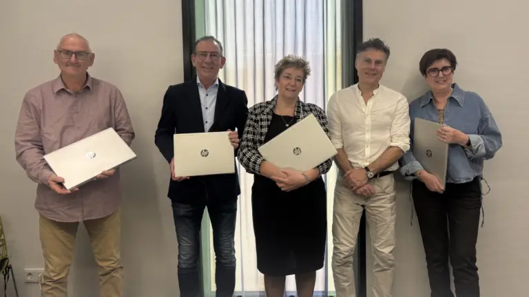 Prodas doneert 90 laptops aan Stichting Leergeld en The Future Gambia: ‘Ieder kind gelijke kansen’