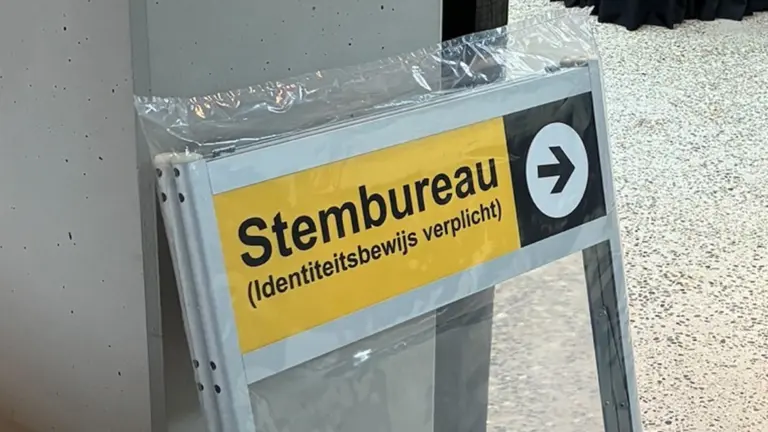 [VIDEO] Stembureaus in gemeente Deurne geopend; alle lijsttrekkers geven pitch van 30 seconden