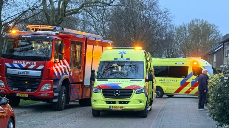 Oudere persoon raakt ernstig gewond bij val in woning aan Strausslaan in Deurne