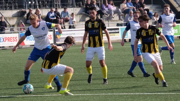 SV Deurne behaalt zwaarbevochten en verdiende overwinning op VV De Valk (1-0)