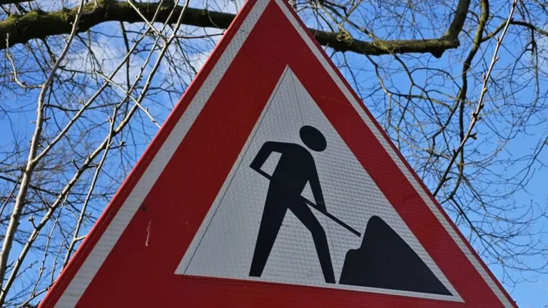 Sint Vincentiusstraat in Neerkant bijna week lang dicht vanwege werkzaamheden aan waterleiding