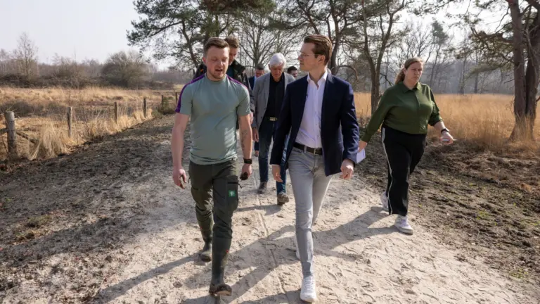 Kersverse landbouwminister Jaimi van Essen bezoekt de Peel: ‘Tijd om samen aan de slag te gaan’