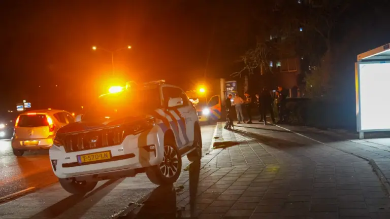 Voorbijgangers treffen gewonde fietser aan op Dunantweg in Deurne