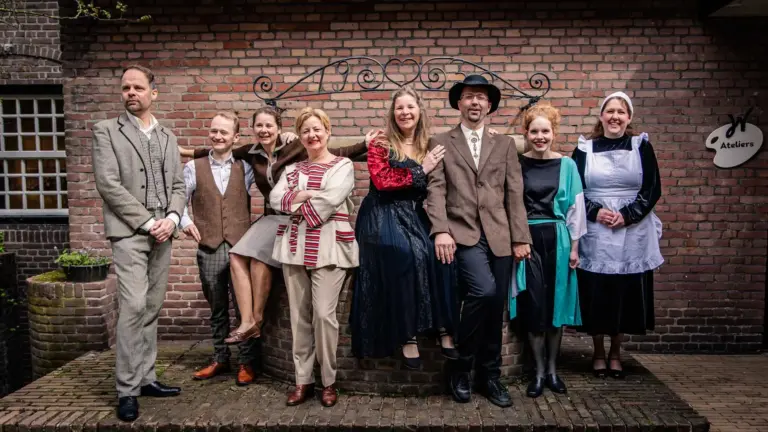 Acteurs kruipen in hun rollen bij voorproefje van toneelstuk Judaskus; ’Fantastisch om te zien’