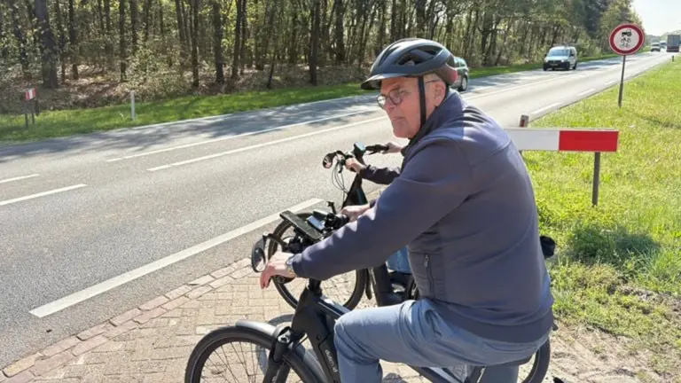 Oversteek N279 bij Rijntjesdijk in Vlierden blijft gevaarlijke plek: ‘Automobilisten rijden hier zo hard’