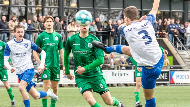 SV Deurne pakt comfortabel de winst in wedstrijd tegen VV Bladella (4-1)